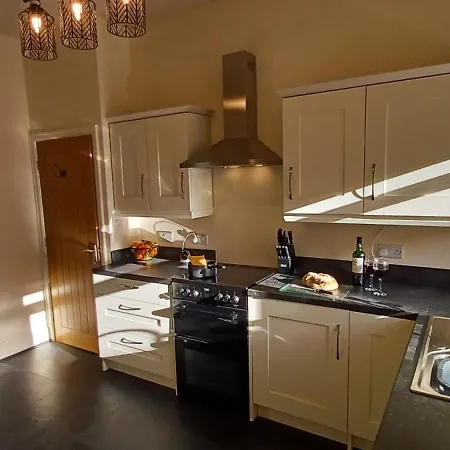 Feriehus West Cliff Townhouse With Parking *