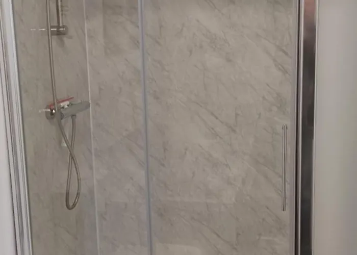 West Cliff Townhouse With Parking