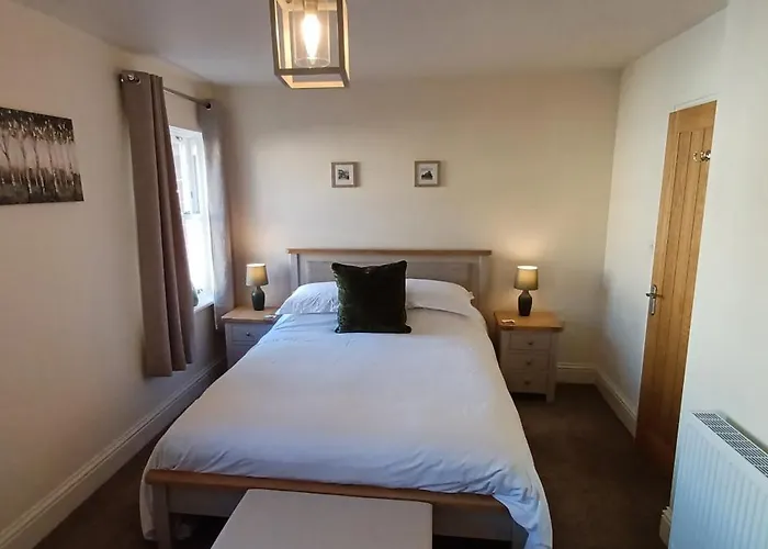 Semesterbostad West Cliff Townhouse With Parking *