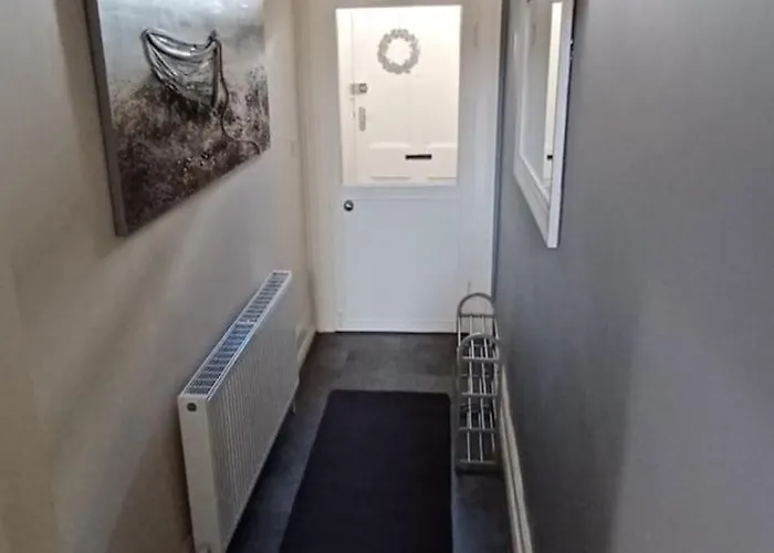 Semesterbostad West Cliff Townhouse With Parking