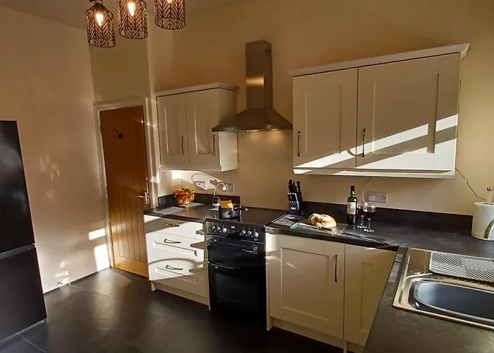 Semesterbostad West Cliff Townhouse With Parking *