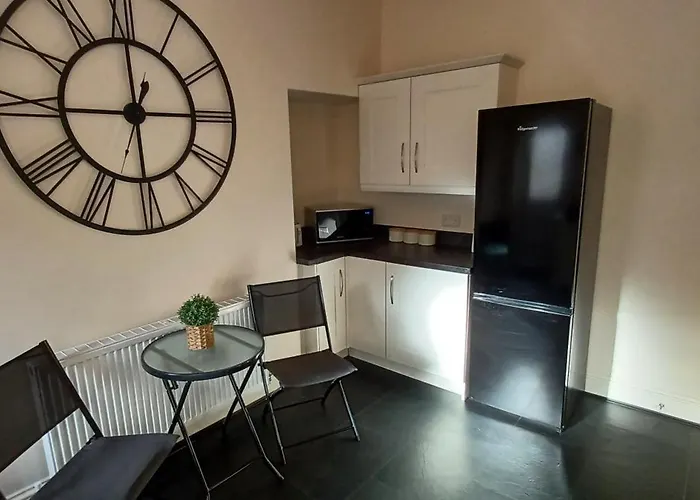 Semesterbostad West Cliff Townhouse With Parking