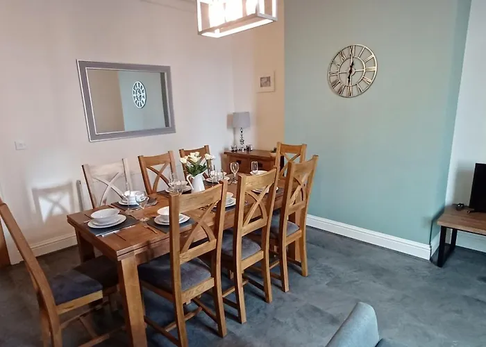 Semesterbostad West Cliff Townhouse With Parking Whitby