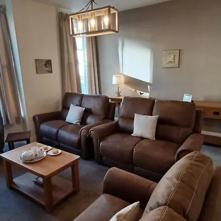 Casa de Férias West Cliff Townhouse With Parking